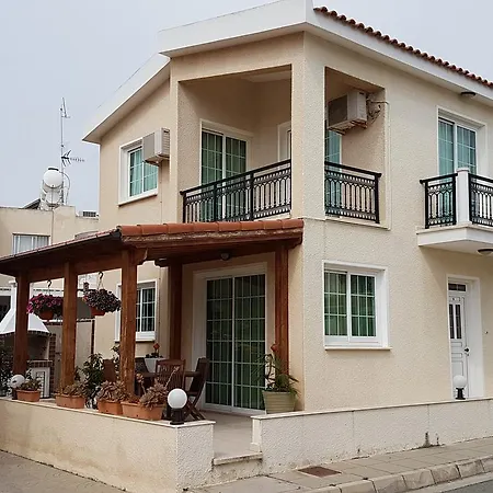 Philippou & Daire Larnaca