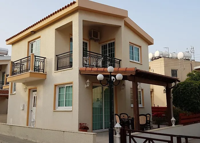 Philippou & Διαμέρισμα Λάρνακα