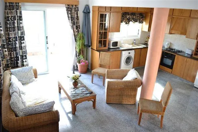 Апартаменти Philippou & Ларнака