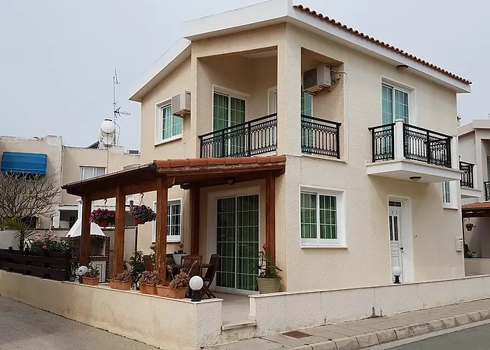 Philippou & Апартаменти Ларнака