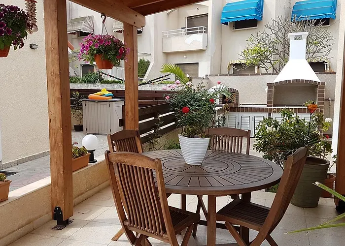 Philippou & * Ларнака